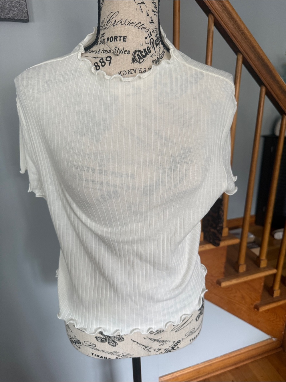 SHEIN White Ribbed Lettuce-Edge Short Sleeve Tee - Picture 1 of 3